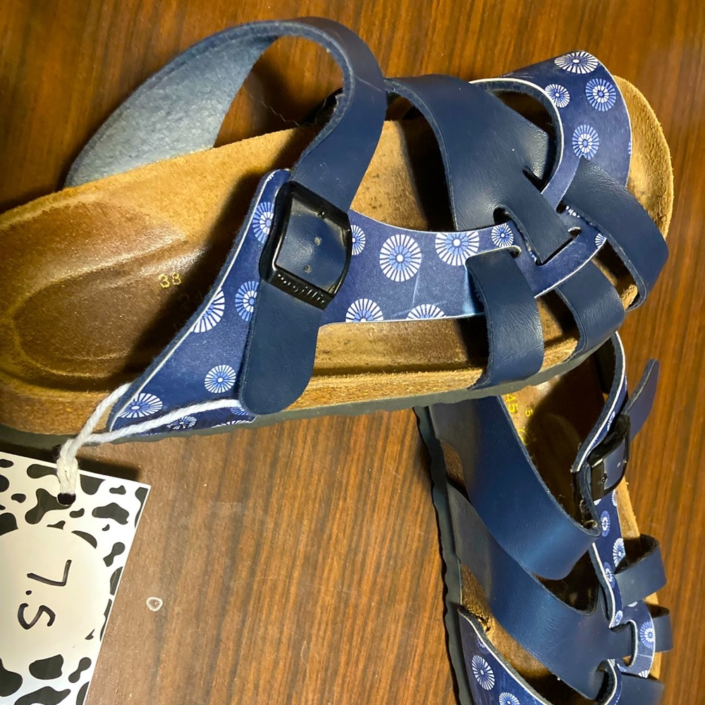 Birkenstocks Blue pattern 7 1/2